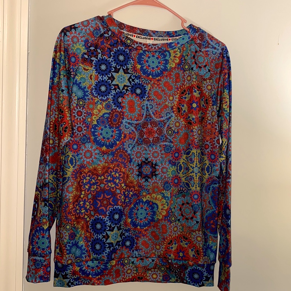 ✨ Brand New Exclusive Sweatshirt Size Small ✨